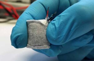 Prototype fuel cell for producing energy from glucose blood sugar (1)